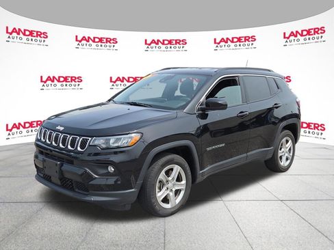 Used 2024 Jeep Compass Latitude AWD/4WD image 7