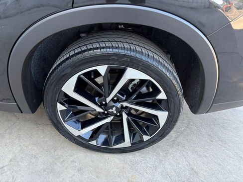 Used 2024 Mitsubishi Outlander SE image 11