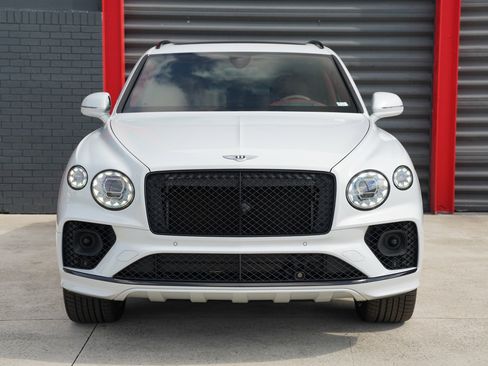 Used 2021 Bentley Bentayga V8 w/ First Edition Specification image 9