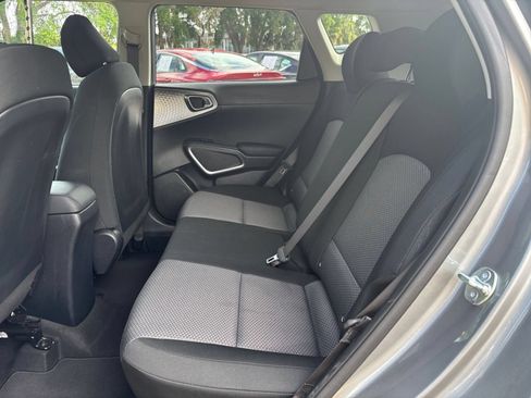 Used 2025 Kia Soul LX w/ LX Technology Package FWD image 25