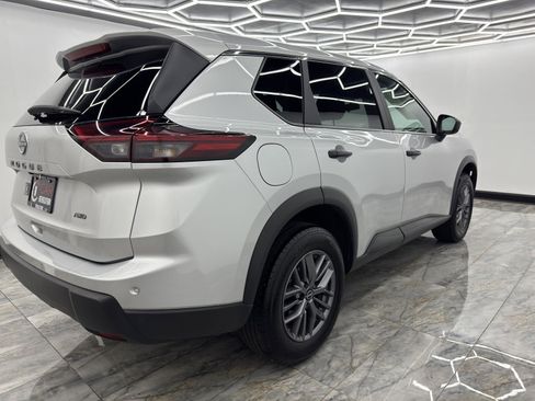 Used 2024 Nissan Rogue S image 8