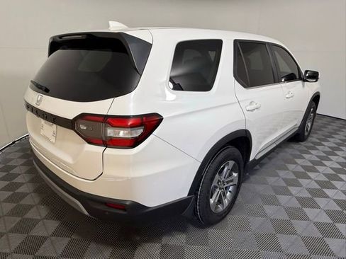 Used 2023 Honda Pilot EX-L image 6