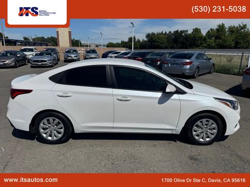 Used 2021 Hyundai Accent SE FWD image 6