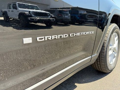 New 2025 Jeep Grand Cherokee Laredo X w/ Luxury Tech Group I image 9