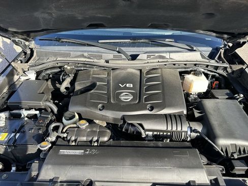 Used 2023 Nissan Armada SL w/ Captain's Chairs Package image 35
