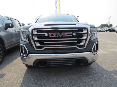 Used 2022 GMC Sierra 1500 SLT w/ SLT Premium Plus Package AWD/4WD image 6
