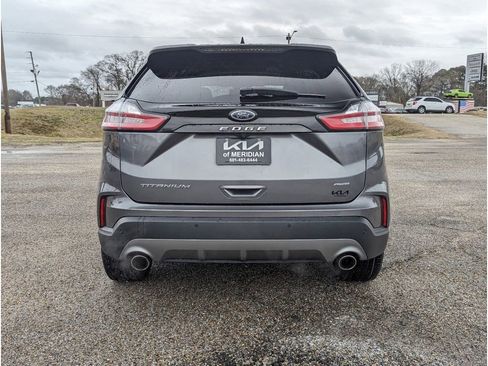 Used 2022 Ford Edge Titanium image 4