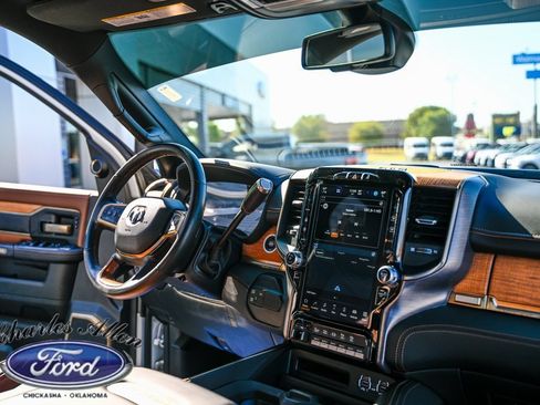 Used 2024 RAM 3500 Limited w/ Towing Technology Group image 15