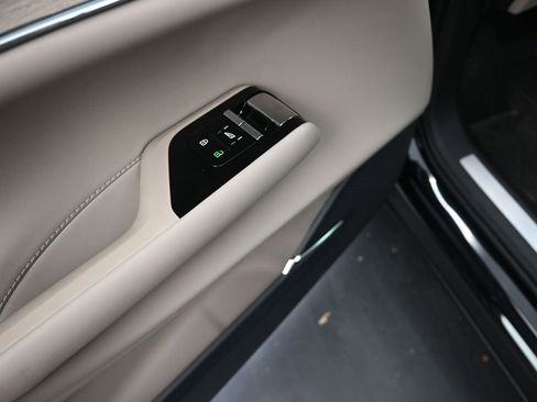 New 2025 Volvo EX90 Ultra image 13