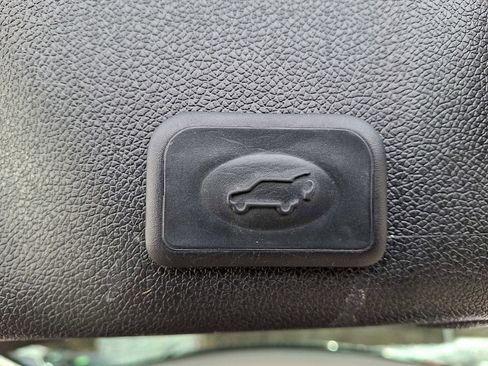 Used 2015 GMC Acadia Denali image 31