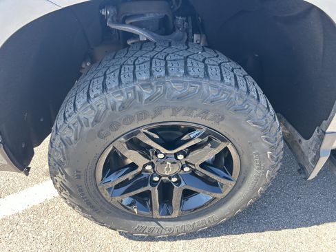 Used 2024 Chevrolet Silverado 1500 Custom Trail Boss AWD/4WD image 12