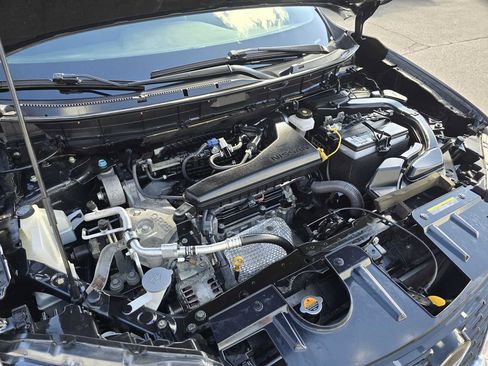 Used 2020 Nissan Rogue S image 27