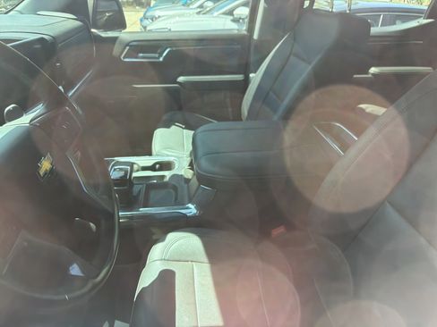 Used 2023 Chevrolet Silverado 1500 LTZ AWD/4WD image 5