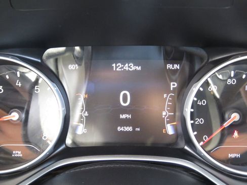 Used 2018 Jeep Compass Limited AWD/4WD image 20