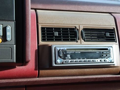 Used 1990 Chevrolet Silverado 1500 2WD Regular Cab image 20