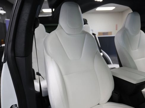 Used 2018 Tesla Model X 100D image 40