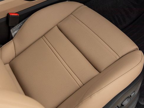 Certified 2026 Porsche Cayenne Coupe AWD/4WD image 40