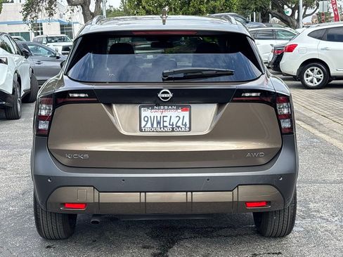 Certified 2025 Nissan Kicks SV w/ SV Premium Package AWD/4WD image 4