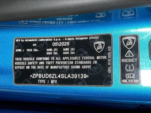 Used 2025 Lamborghini Urus SE image 36