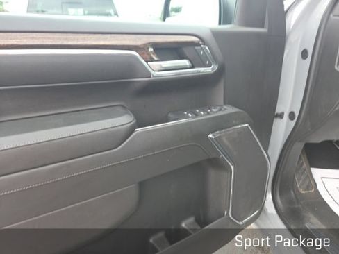 Used 2024 GMC Sierra 1500 Elevation AWD/4WD image 9