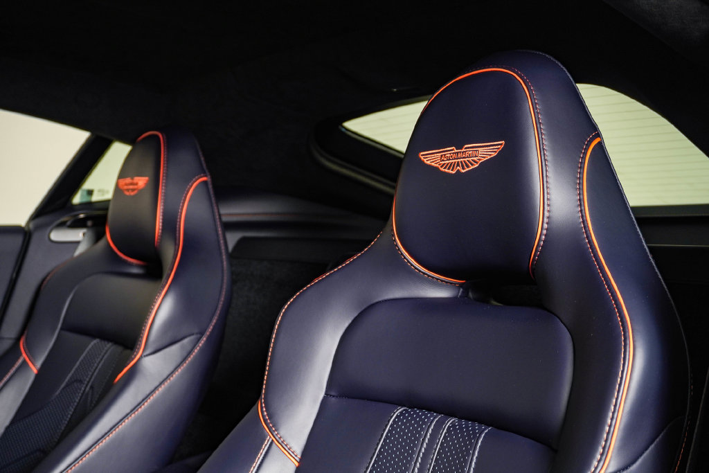Used 2026 Aston Martin V8 Vantage Roadster RWD image 21