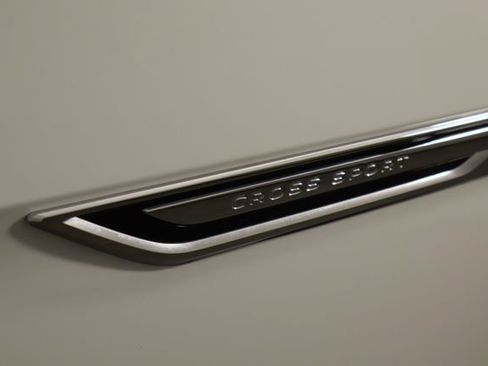 Used 2025 Volkswagen Atlas Cross Sport SE FWD image 34