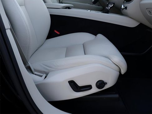 Used 2020 Volvo XC60 T5 Inscription image 12