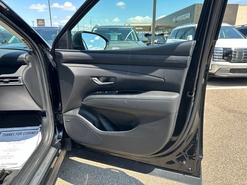 Used 2025 Hyundai Tucson Limited AWD/4WD image 41