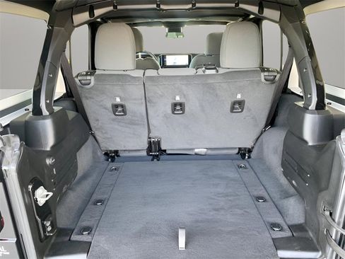 Used 2024 Jeep Wrangler Unlimited Rubicon image 21
