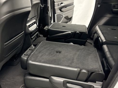 Used 2025 Jeep Wagoneer Series II w/ Convenience Group I AWD/4WD image 49