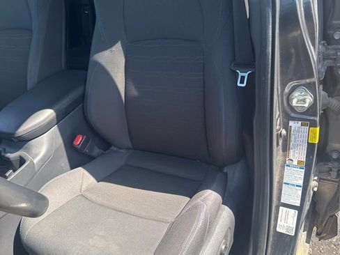 Used 2022 Toyota RAV4 SE AWD/4WD image 5