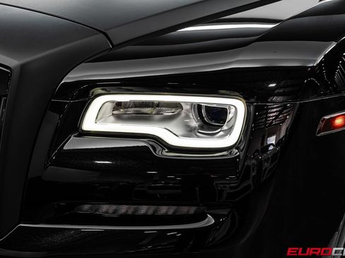 Used 2019 Rolls-Royce Wraith RWD image 11