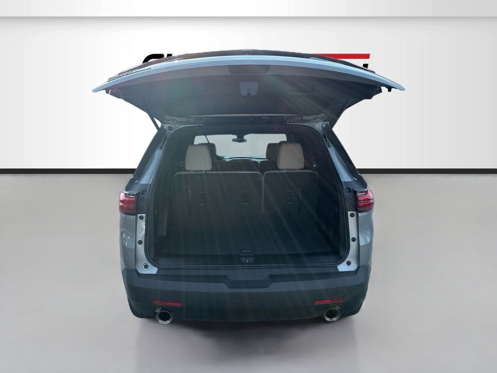 Used 2023 Chevrolet Traverse LS FWD image 24