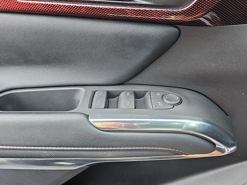 Used 2024 Chevrolet Traverse Z71 AWD/4WD image 27