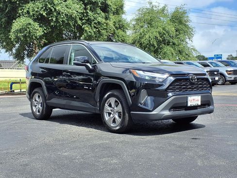 Used 2024 Toyota RAV4 XLE FWD image 4