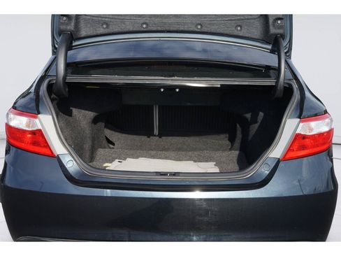 Used 2015 Toyota Camry XLE FWD image 31