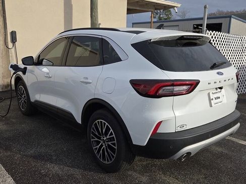 Used 2023 Ford Escape SE image 8