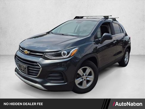 Used 2017 Chevrolet Trax LT w/ LT Convenience Package FWD image 1