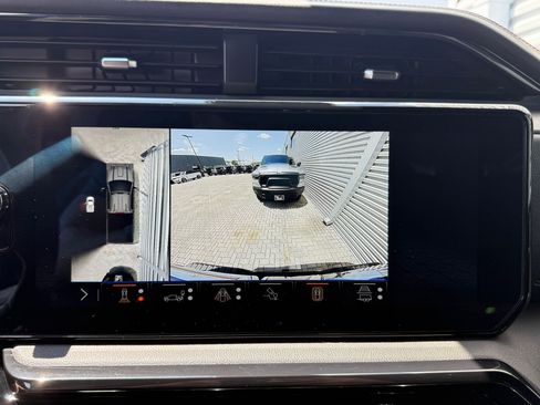 Used 2024 GMC Sierra 3500 AT4 w/ AT4 Preferred Package AWD/4WD image 21