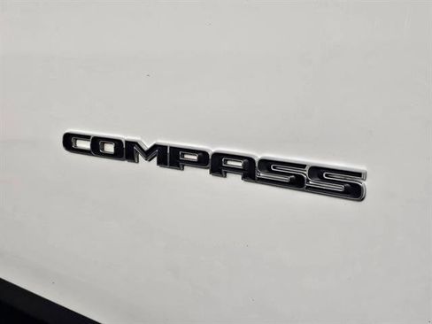 Used 2024 Jeep Compass Limited image 40