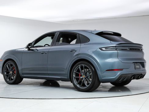 Used 2026 Porsche Cayenne GTS image 3