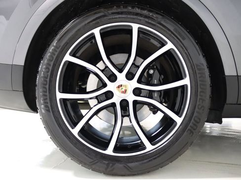 Used 2024 Porsche Cayenne image 91