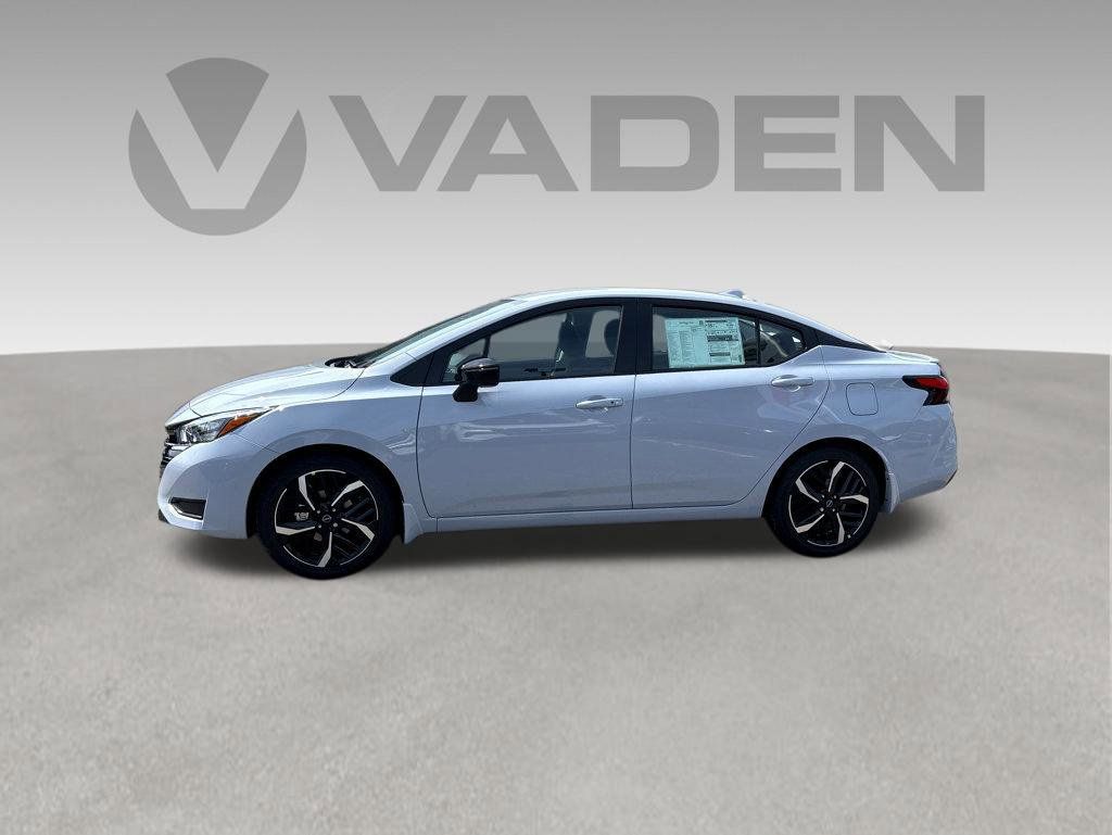 New 2025 Nissan Versa SR w/ Trunk Package FWD image 29