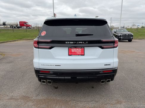 Used 2026 GMC Acadia Denali Ultimate w/ LPO, Floor Liner Package image 4