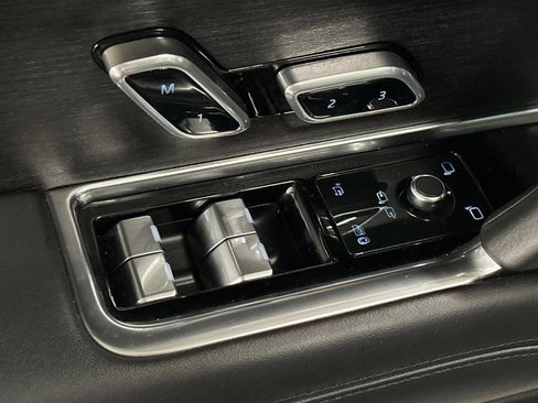 Used 2023 Land Rover Range Rover First Edition image 15