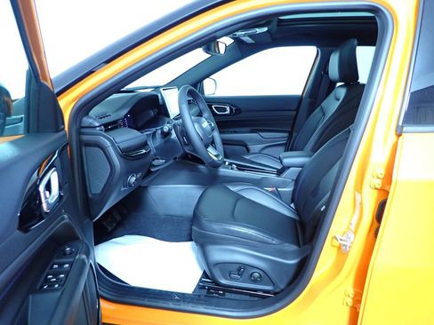 New 2026 Jeep Compass Limited w/ Sun, Sound & Navigation Group image 25