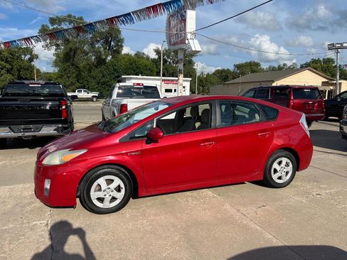 Used 2011 Toyota Prius One image 2
