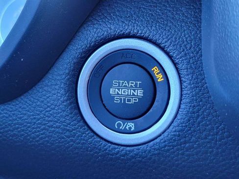 Used 2023 RAM 1500 Laramie image 32