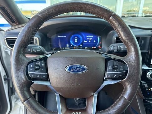 Used 2022 Ford Explorer King Ranch w/ Technology Package RWD image 14