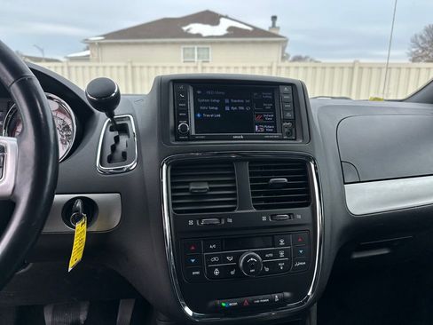 Used 2018 Dodge Grand Caravan GT image 36